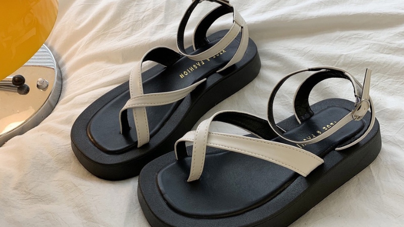 Sandal xỏ ngón