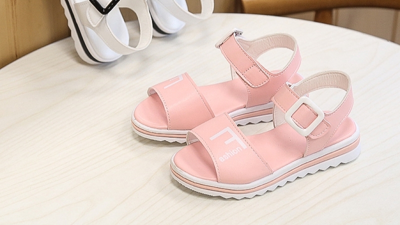 Ưu tiên lựa chọn brand sandal uy tín