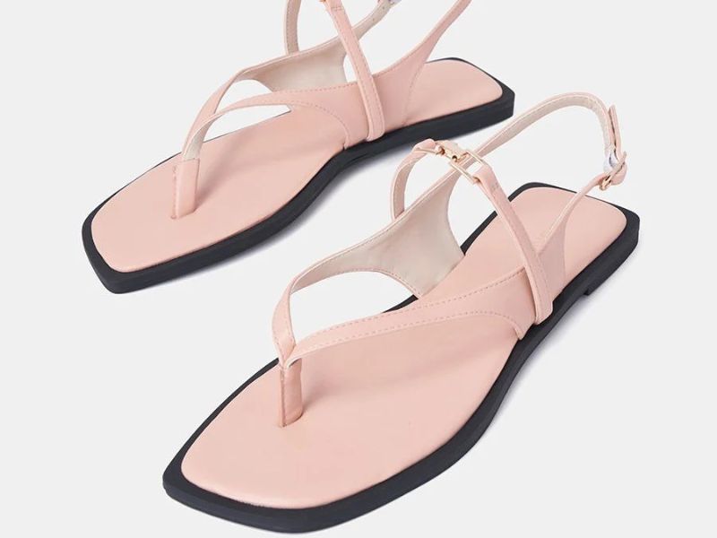 Giày sandal xỏ ngón là lựa chọn hoàn hảo cho mùa hè nóng bức