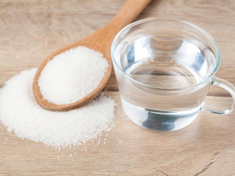 Cách giặt giày bằng Baking soda và nước ấm giúp đánh bay vết bẩn nhanh chóng