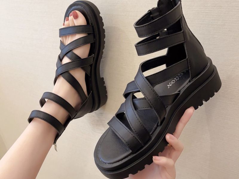 Sandal Gladiator Hàn Quốc thể hiện cá tính mạnh mẽ