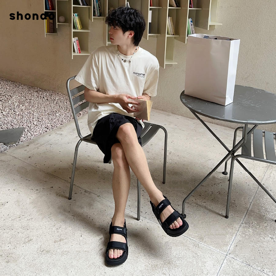 Sandal bánh mì Platy 2 đen phối với quần short