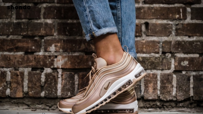 Nike Air Max 97 Og Bronze tạo cảm giác êm ái khi di chuyển