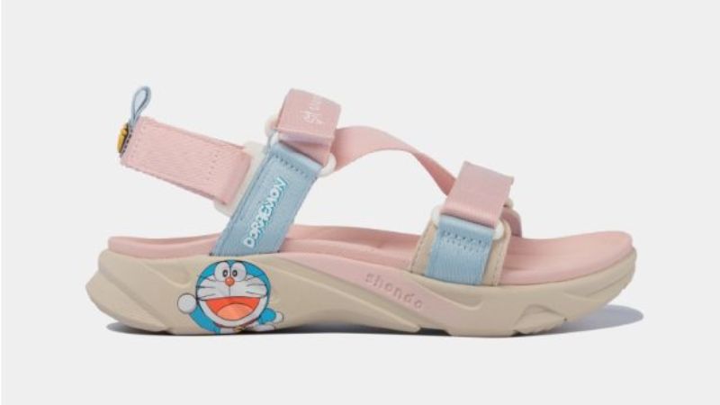 Mẫu hình doraemon được in chuyển nhiệt trên Sandal