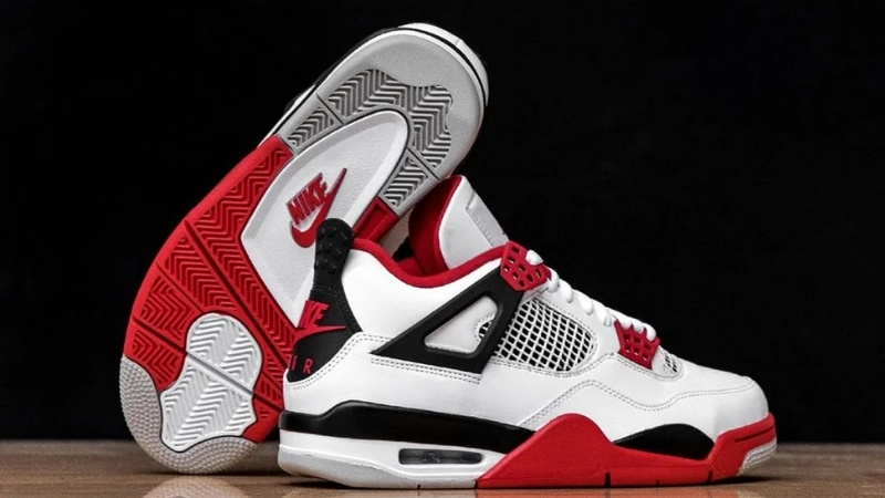 Giày Jordan 4