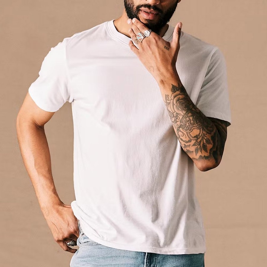 Outfit for cafe + Plain T-shirt, jeans, sneakers