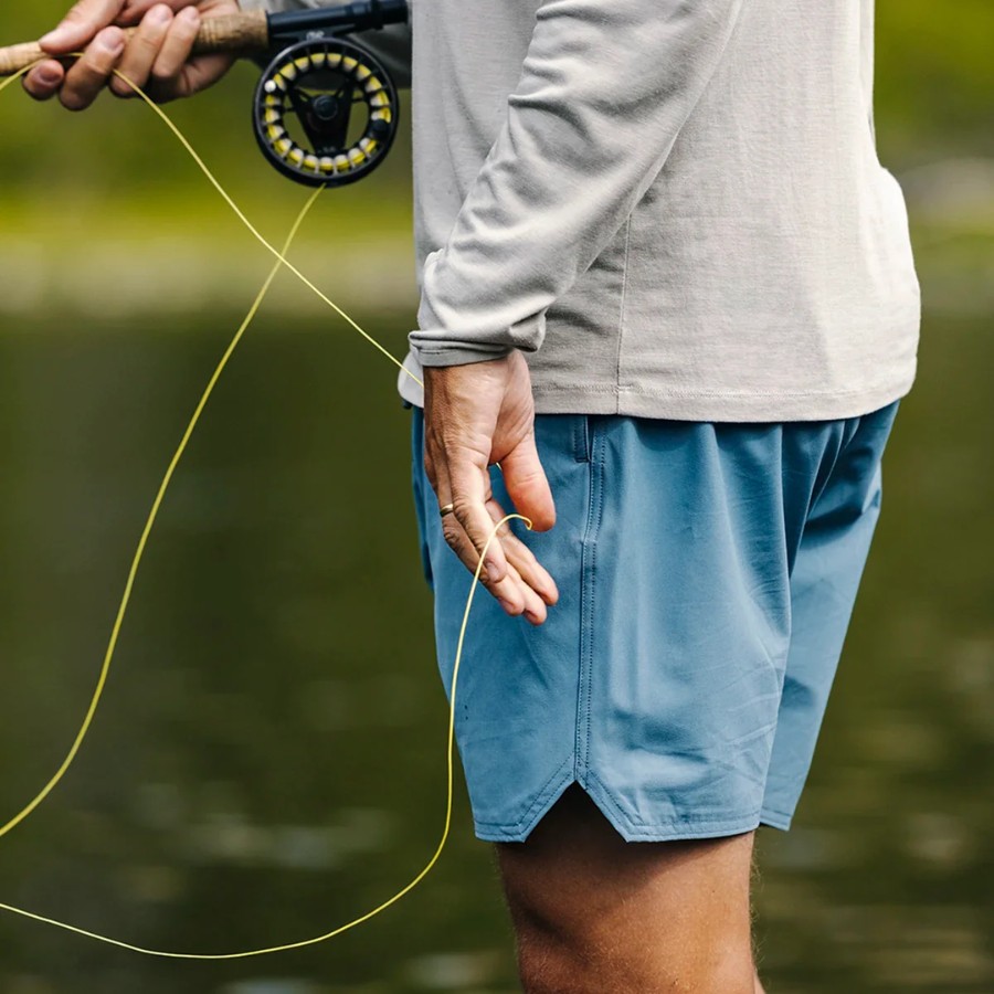 Choose shorts and freesize t-shirts to match with shoes
