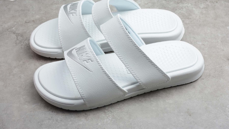 Nike Benassi JDI brings comfort and fashion to girls