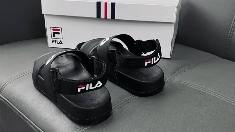 Fila Drifter has a dynamic sporty style