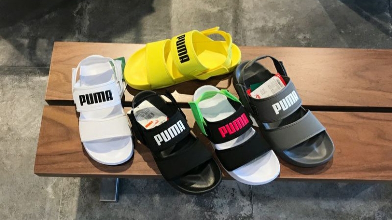 Puma Leadcat slippers are highly fashionable for the wearer.