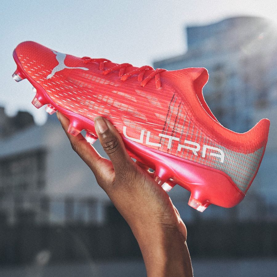 How to deodorize soccer shoes with sunlight