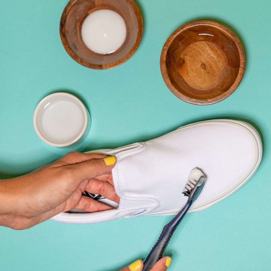 Use natural ingredients to remove paint stains