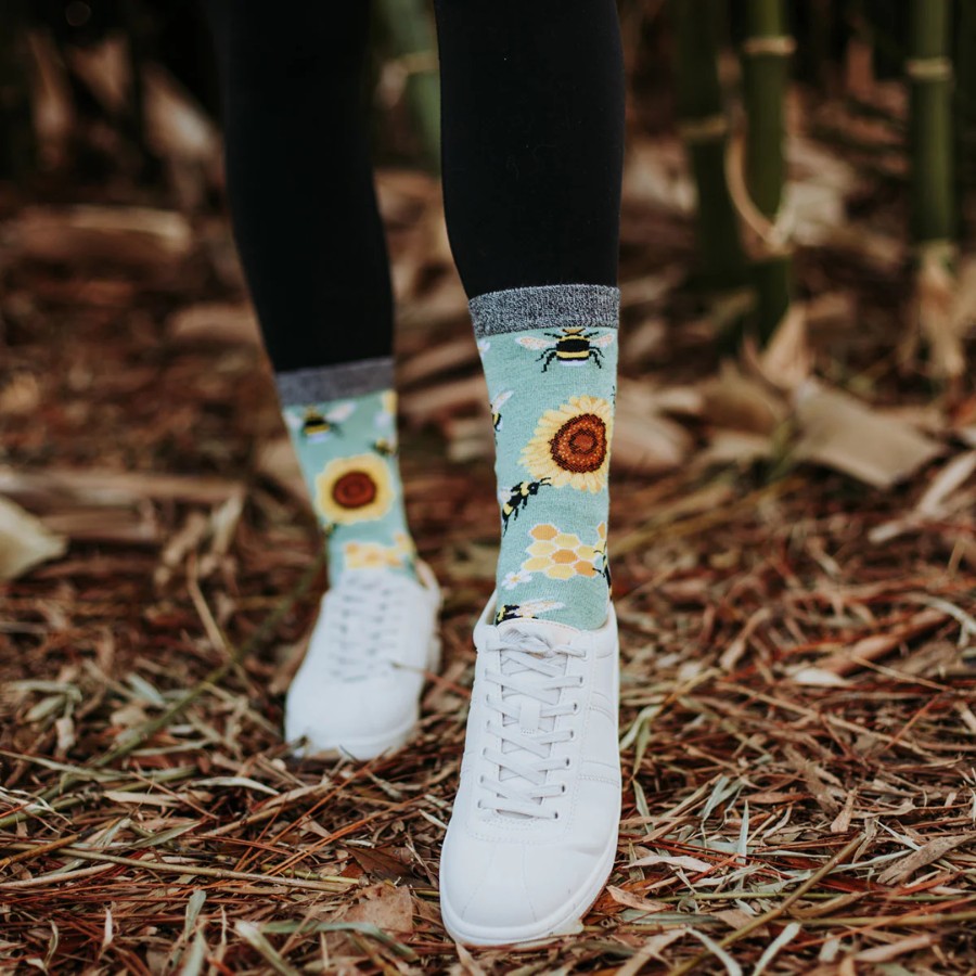 Wear white shoes with patterned socks
