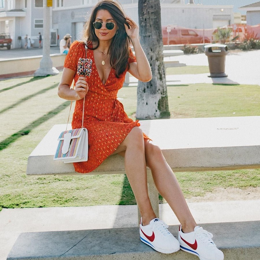 Wear red dress and white shoes