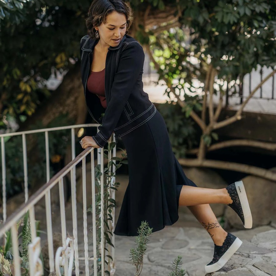 Light, convenient and quick when you use slip-on shoes every day