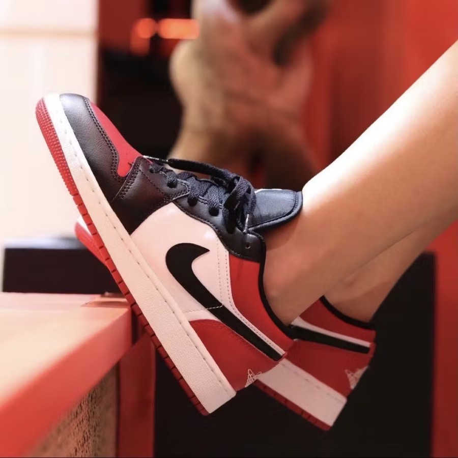Nike Air Jordan 1 Low Bred Toe Shoes