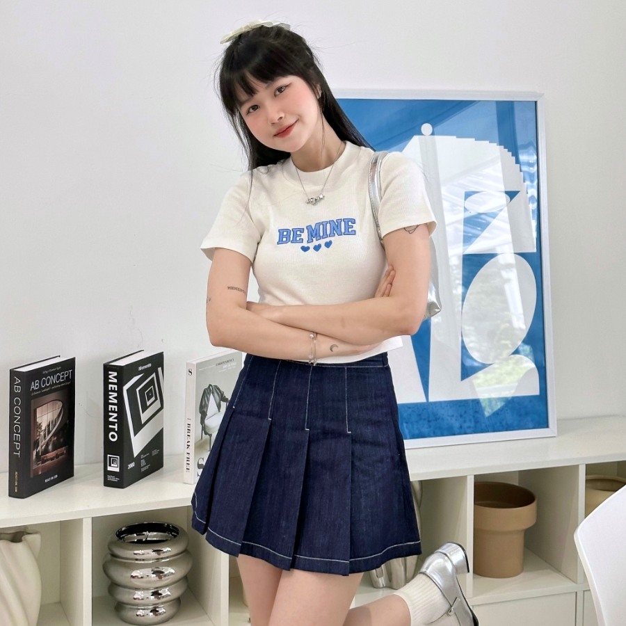 Jeans skirt and basic t-shirt