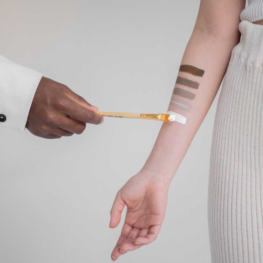 Choose clothes that match your skin color.