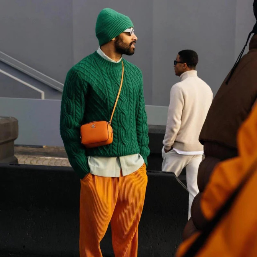 Avoid wearing orange when mixing with green.