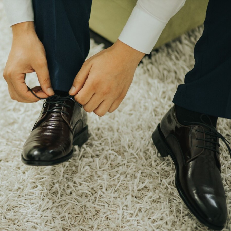 Choose the right socks when wearing fancy shoes
