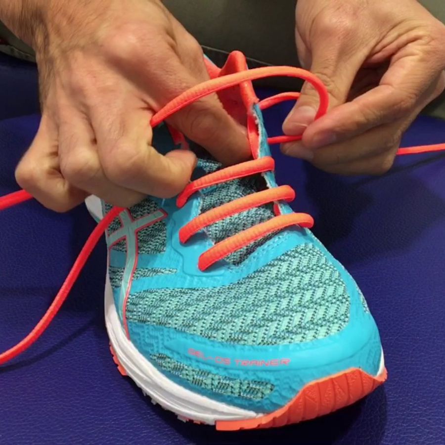 How to tie 4 hole loop back shoelaces