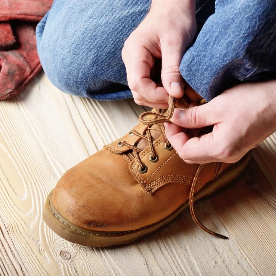 How to tie 4-hole shoelaces properly