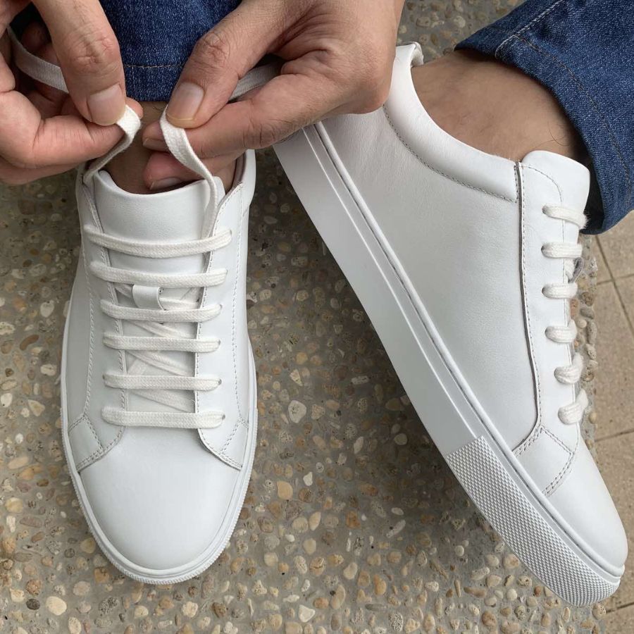 How to tie 4 hole shoe laces in a trapezoidal pattern
