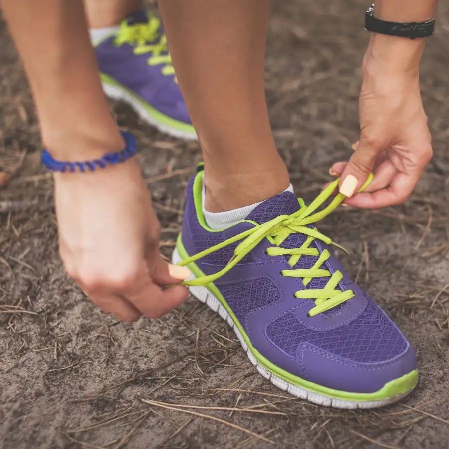 How to tie 4-hole lightning shoelaces
