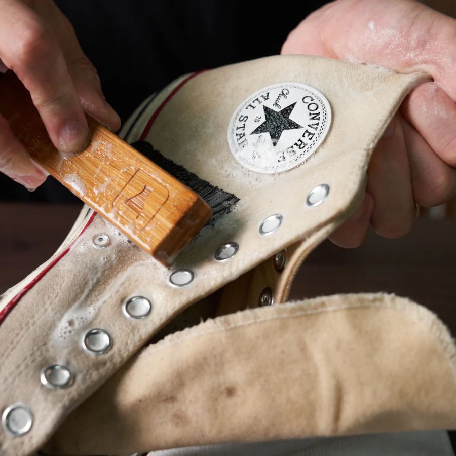 How to clean Converse shoes with omo detergent