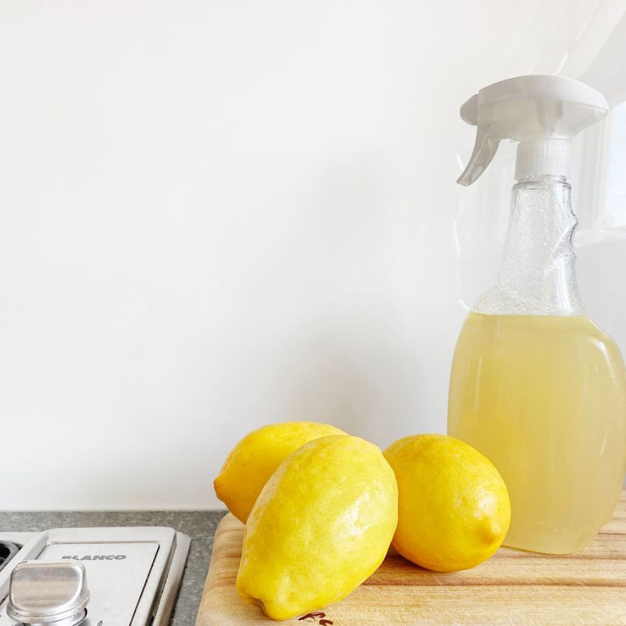 How to clean Converse shoes with fresh lemon