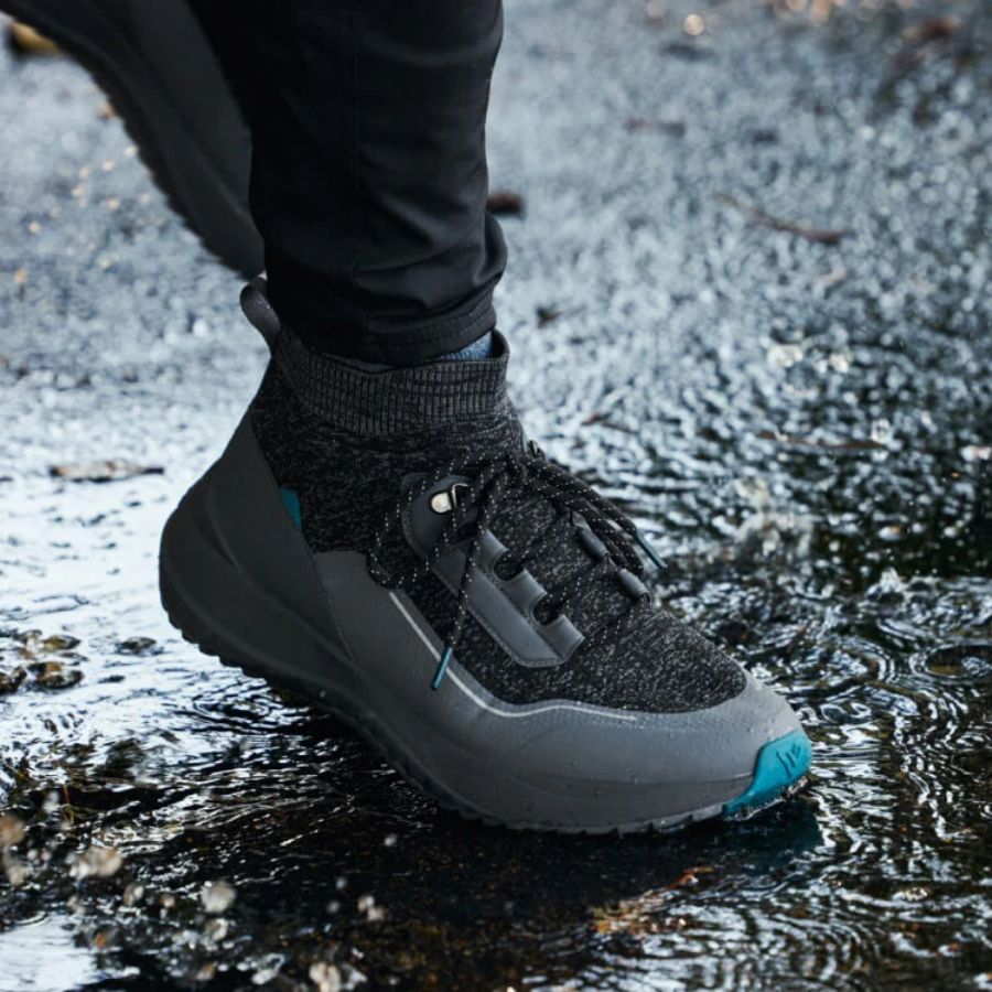 Waterproof sports shoes