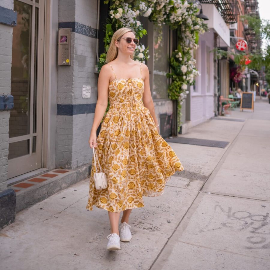 Flared skirt + sneakers