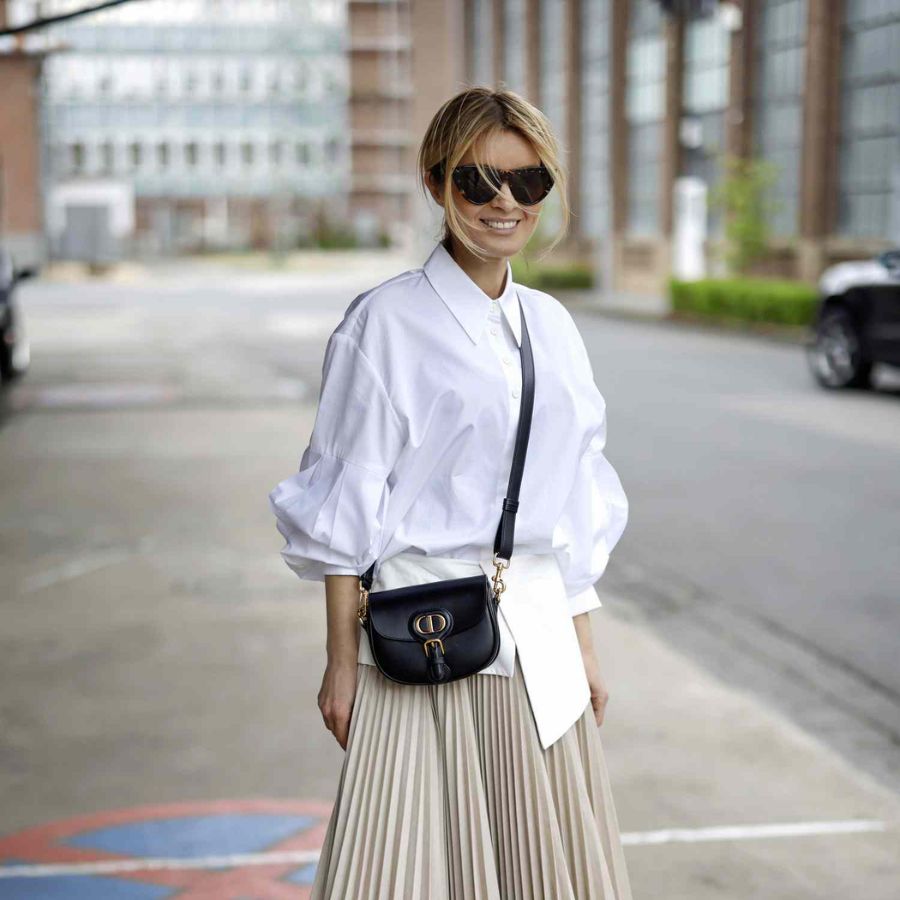 Shirt worn with flared skirt in winter