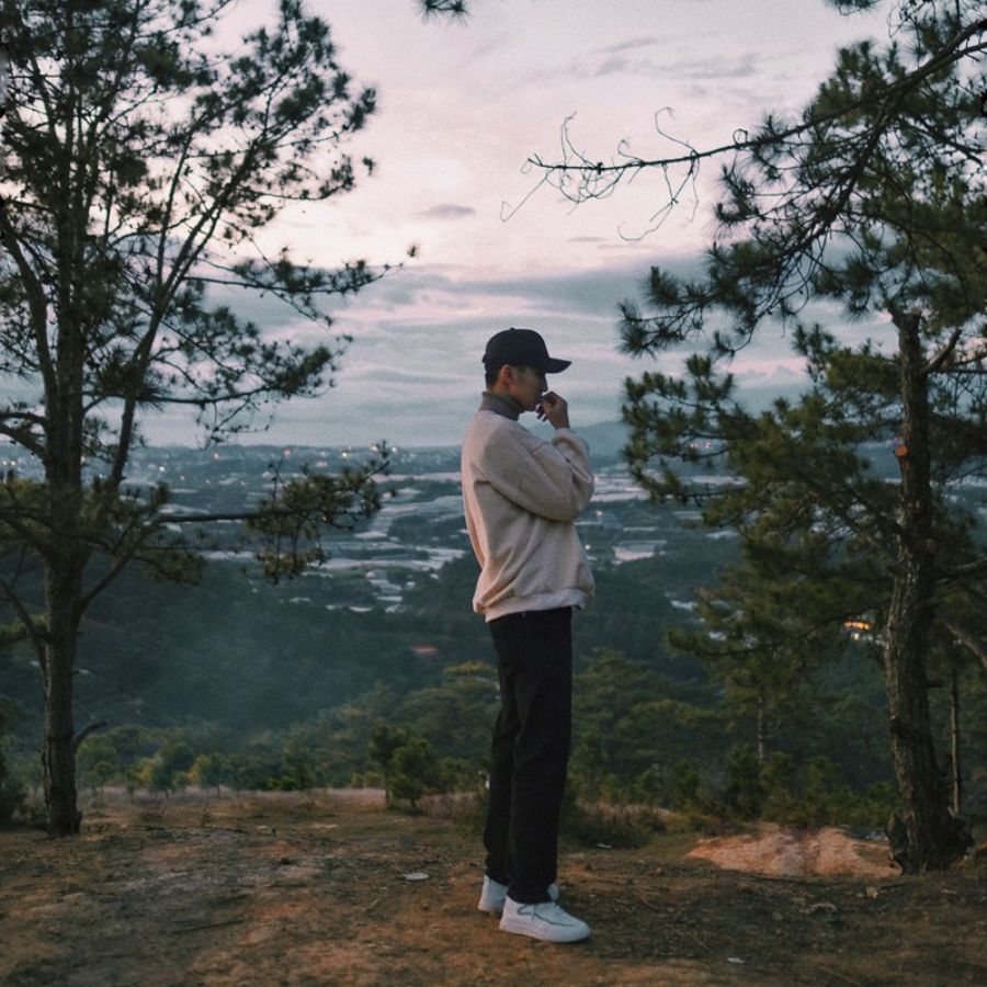 How to coordinate clothes to go to Da Lat in a dynamic and youthful style