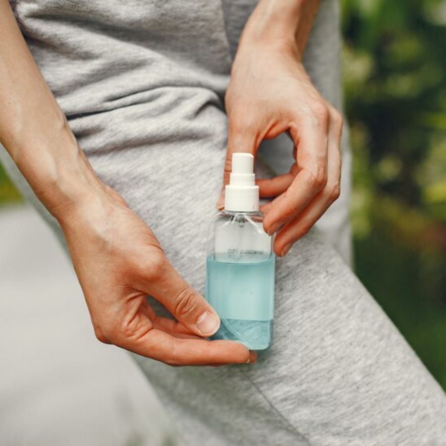 Shake the spray bottle well before use.